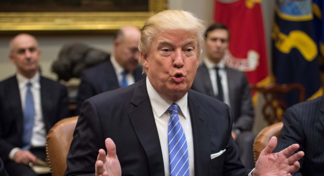  Trump ahora dice que la amenaza de enviar tropas a México fue «una broma»