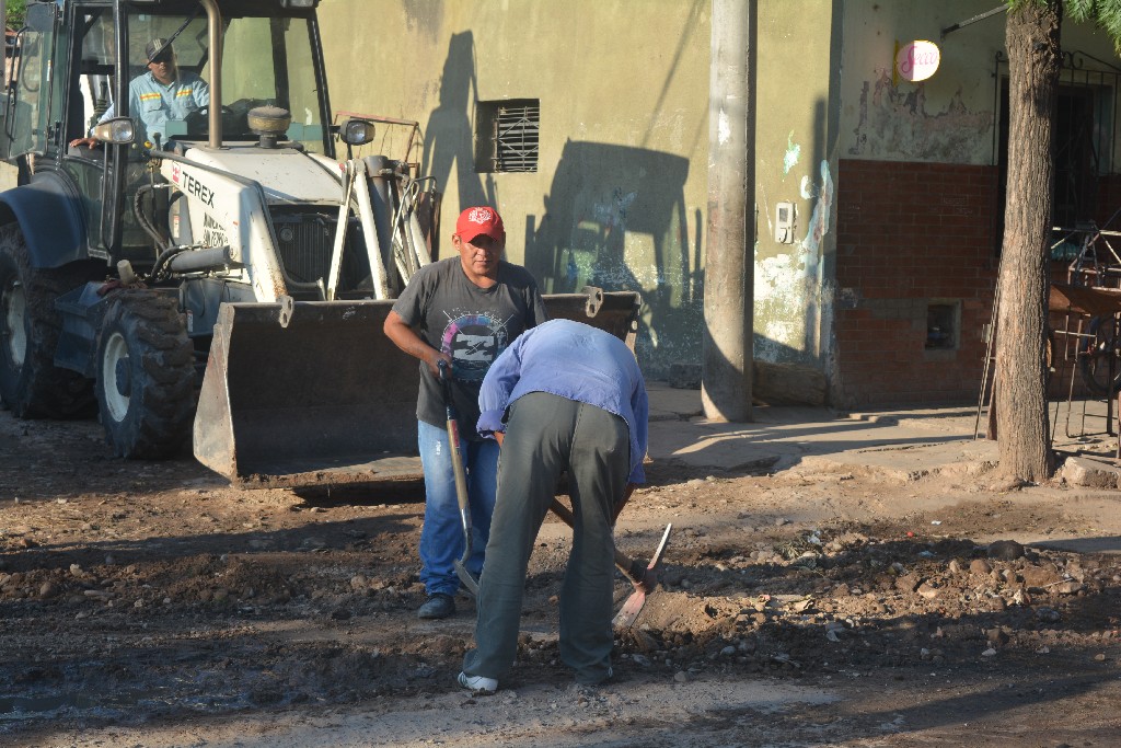  Retoman trabajos de pavimentación en la calle Pueyrredón