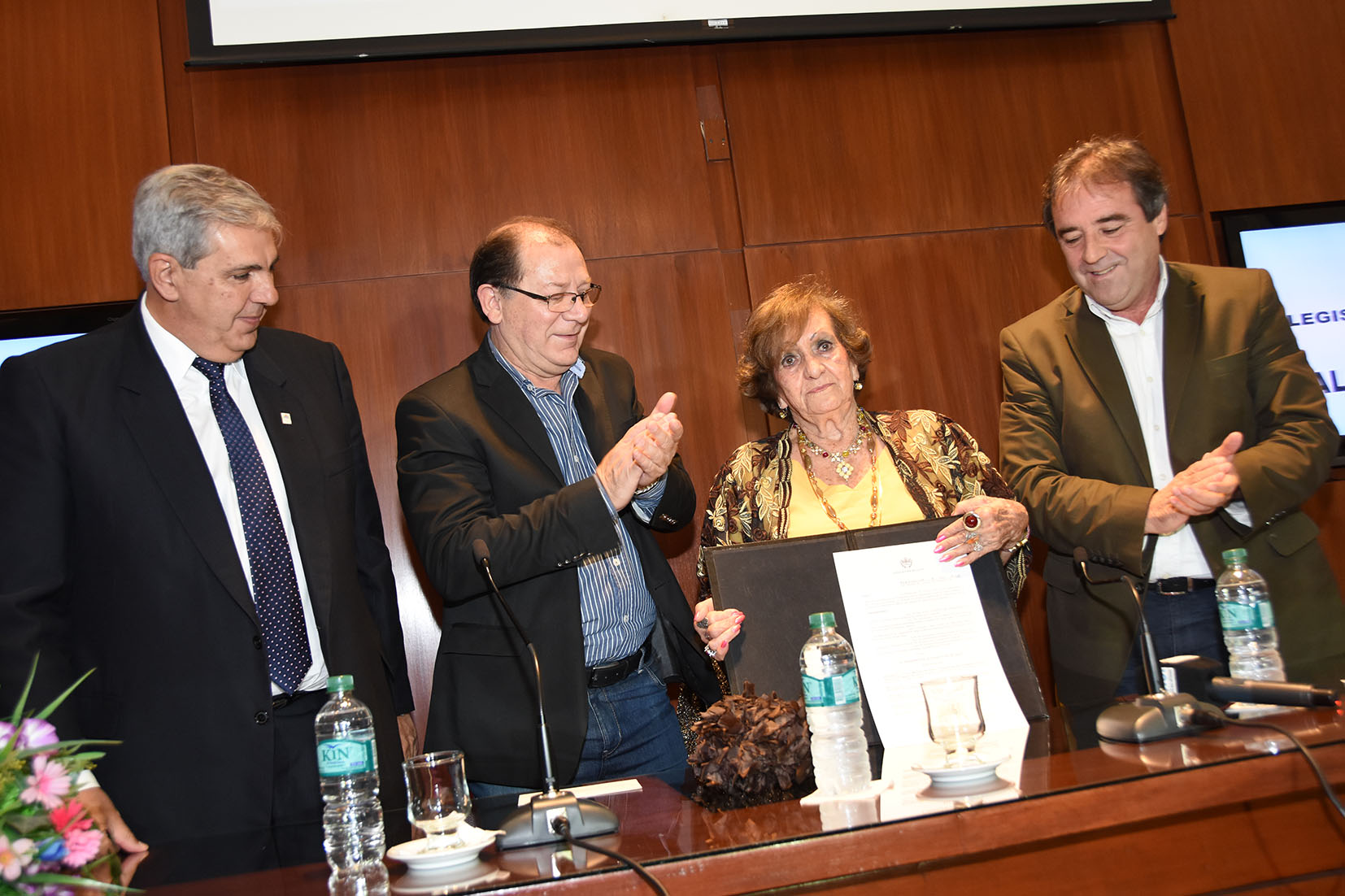  Presidencia de la Legisltura entregó mención de honor a la escritora Elba D’abate de Zenarruza
