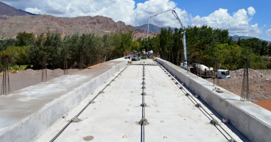  Gran avance del nuevo puente en Maimará