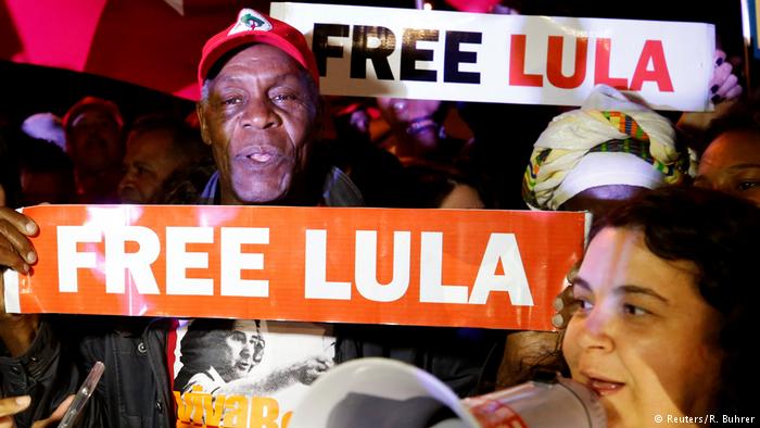  Lula debe permanecer preso