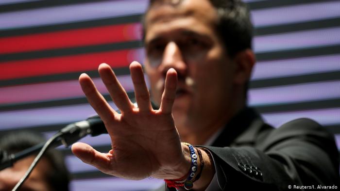  El Supremo venezolano intenta retirar la inmunidad parlamentaria a Guaidó