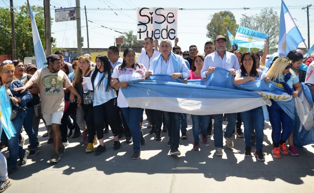  «Sí se puede», el gobernador Gerardo Morales encabezó la movilización en Jujuy en respaldo al presidente Mauricio Macri