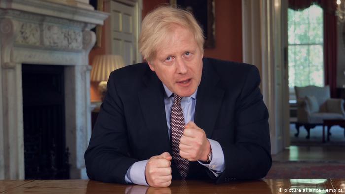  Johnson anuncia que Reino Unido seguirá confinado hasta el 1 de junio