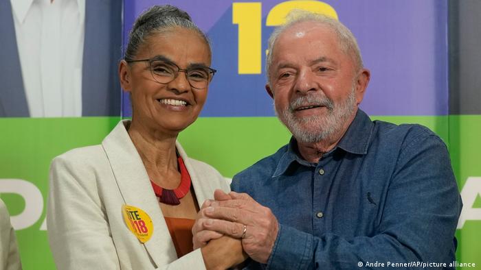  Lula aumenta ventaja sobre Bolsonaro a 20 días de las elecciones