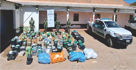  Gendarmería secuestró más de dos millones de pesos en Purmamarca y 895 kg de hoja de coca