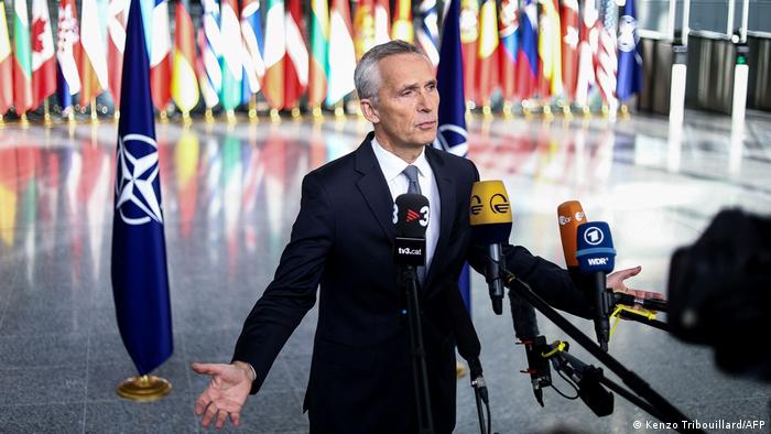 Stoltenberg pide a aliados de la OTAN reforzar la defensa antiaérea de Ucrania