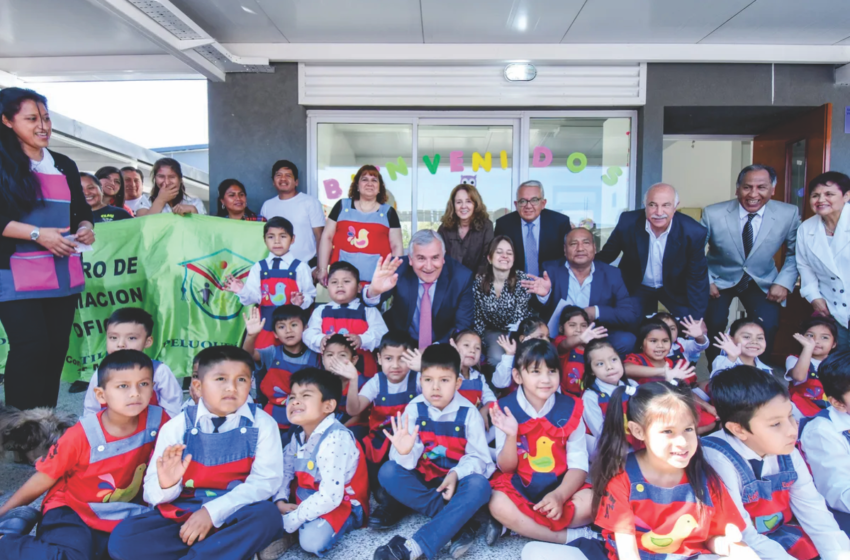  El Gobernador inauguró un jardín de infantes en Santa Clara