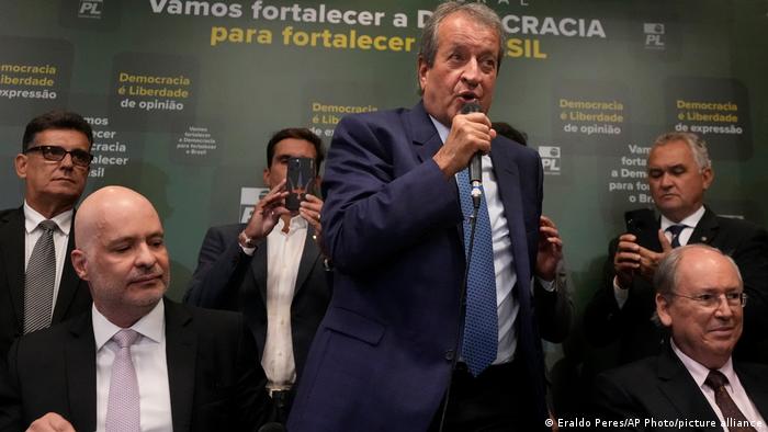  Millonaria multa a partido de Bolsonaro por pedir invalidación de comicios