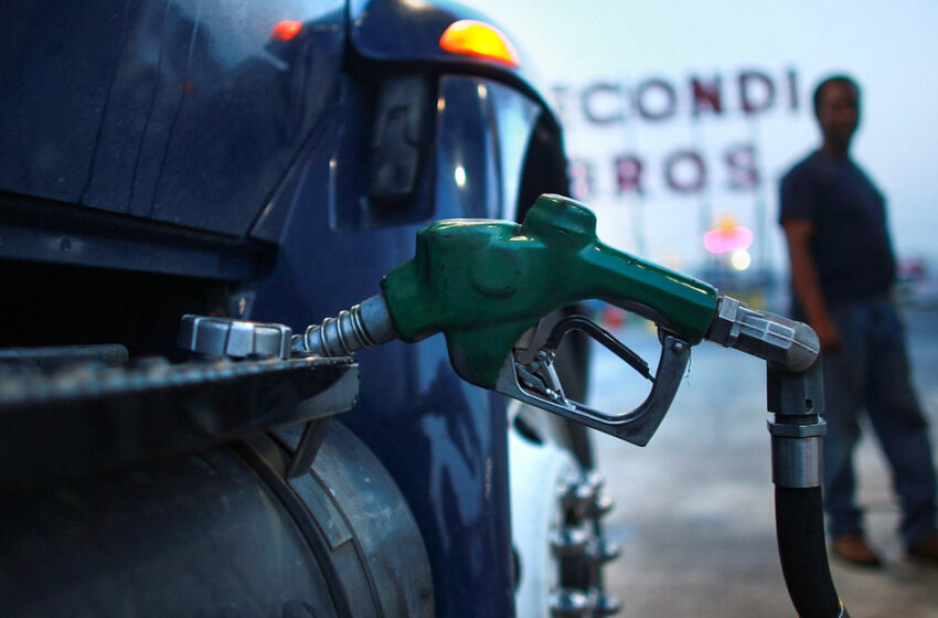  EE.UU. corre riesgo de sufrir escasez de gasolina por el embargo de la UE a los productos petrolíferos rusos