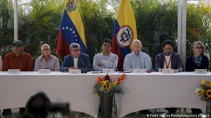  Gobierno colombiano y el ELN comienzan segundo ciclo de negociaciones de paz en México