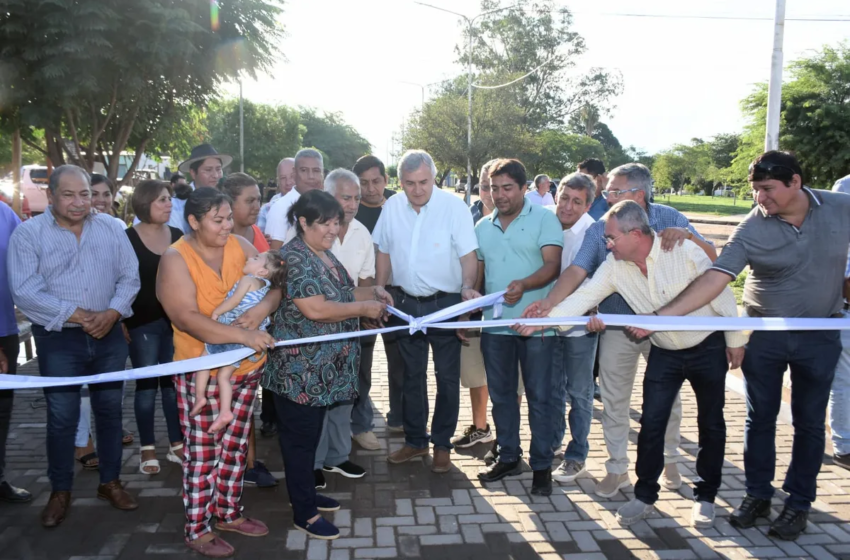  Morales inauguró adoquinado e iluminación en Vinalito