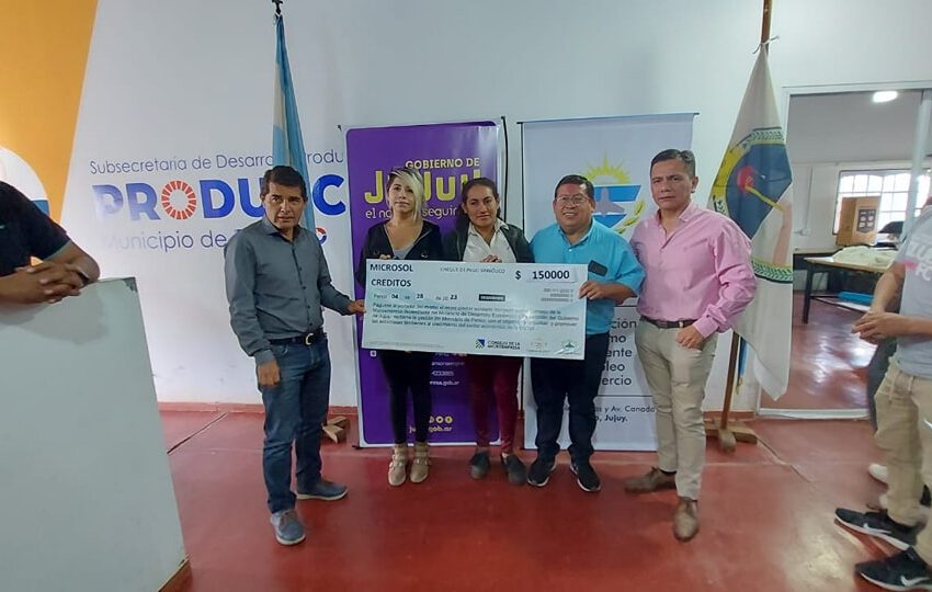  Emprendedores de Perico recibieron créditos Microsol por más de $1 millón de pesos
