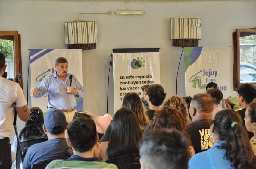  Tecchi «La eduación es fundamental para el crecimiento de Jujuy»