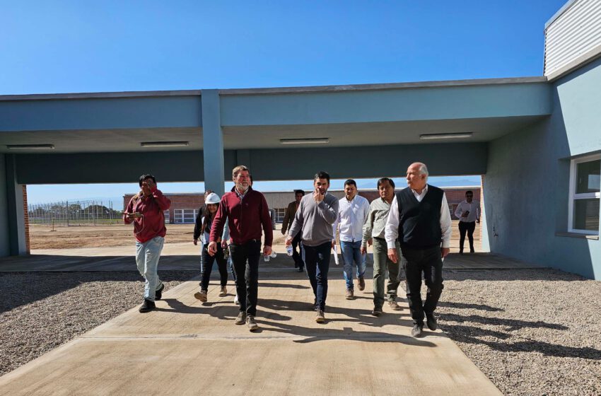  Precandidatos del Frente Cambia Jujuy visitaron en Chalicán dependencias del nuevo penal