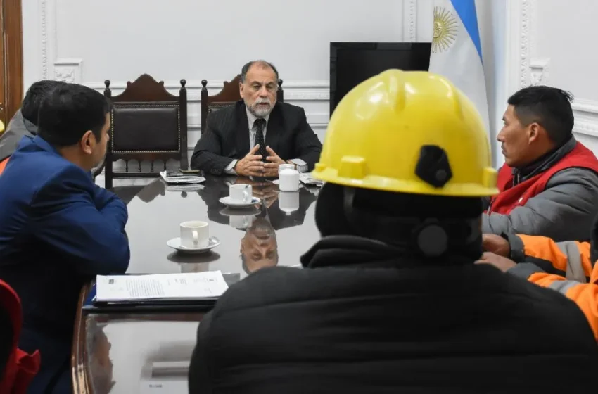  El Gobierno de la Provincia recibió a trabajadores de mina El Aguilar