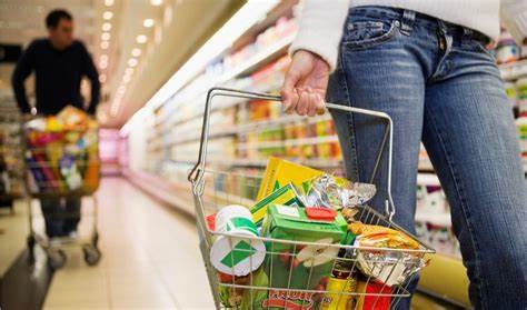  Ventas en supermercados vuelven a caer y cierran el primer semestre a la baja