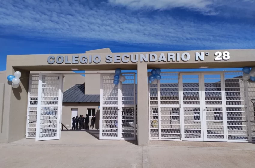  Se inauguró el nuevo edificio del Colegio Secundario de Tres Cruces