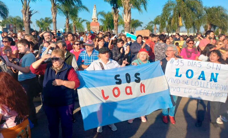 Multitudinaria marcha en pedido por la aparición de Loan en Corrientes