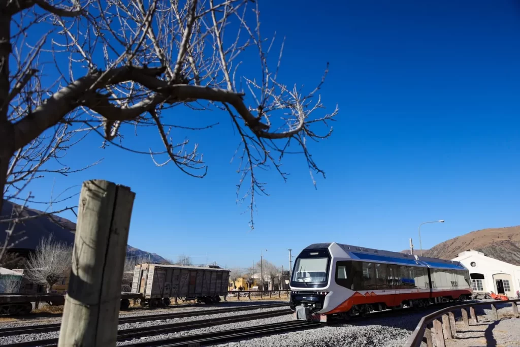 Los servicios del Tren Solar se cumplen con normalidad