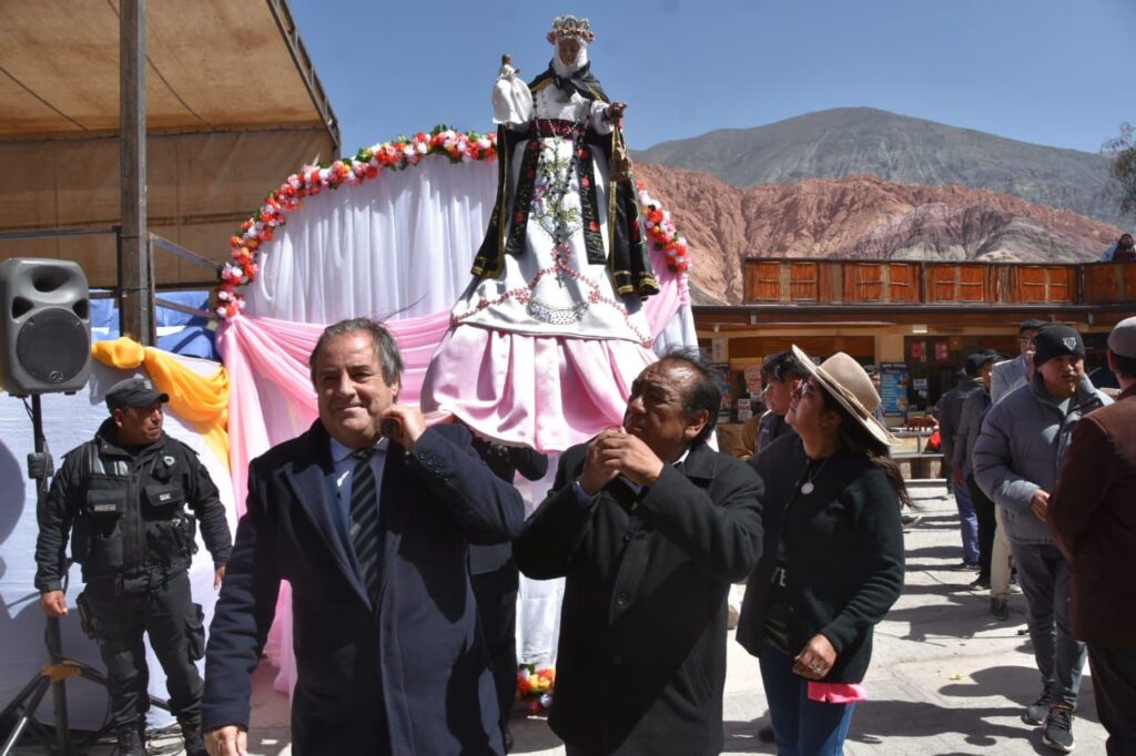 Alberto Bernis celebró junto al pueblo de Purmamarca las honras a Santa Rosa de Lima