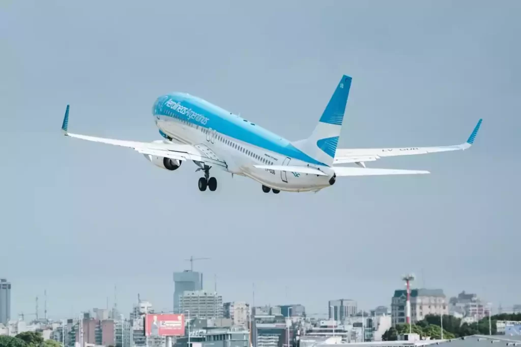 Desde Aerolíneas Argentinas afirman que hay interés en su compra