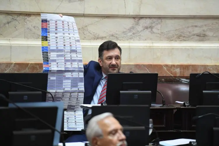 El oficialismo logró aprobar el proyecto de boleta única de papel y fue devuelto con cambios a Diputados