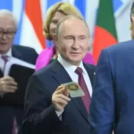 «Putin Llama a los BRICS a Desafiar la Hegemonía del Dólar con un Nuevo Sistema de Pagos Internacionales»