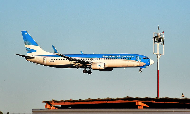 «Milei propone entregar Aerolíneas Argentinas a los empleados si no se concreta su privatización»