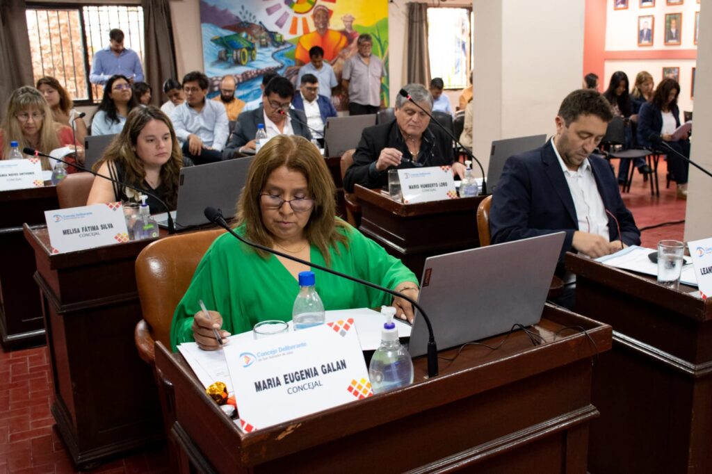 «Concejales Radicales de Jujuy Repudian los Ataques de Milei contra Alfonsín: ‘Un agravio a la democracia y a su legado’»