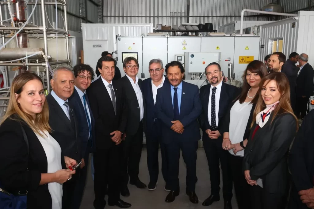 Sadir acompañó a Sáenz en la inauguración de una planta de producción de litio en Güemes