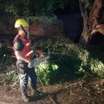 Inmediata asistencia de equipos de emergencias a damnificados por el temporal en Libertador y Calilegua