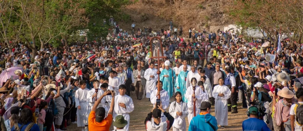 Multitudinaria convocatoria de feligreses al santuario de Río Blanco