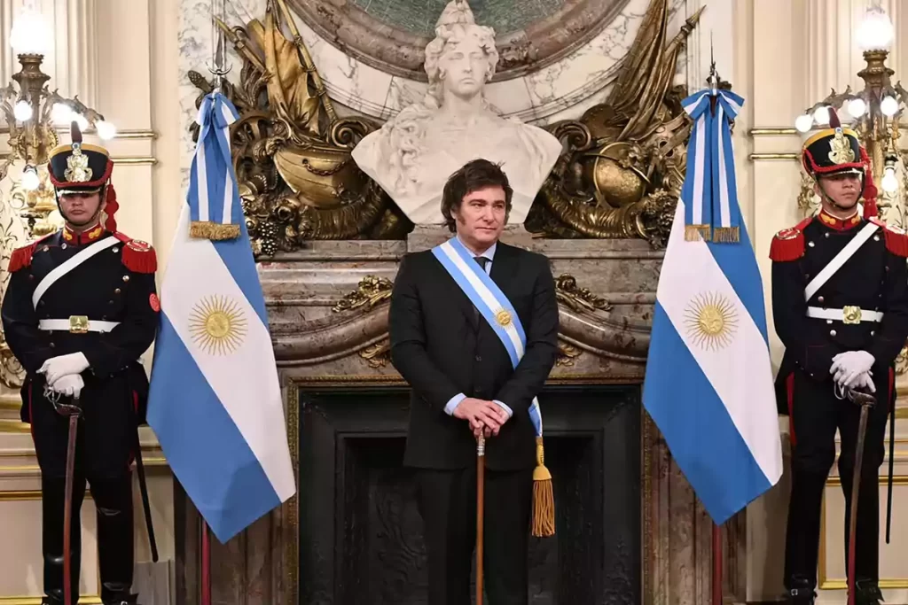 «El futuro político de Argentina: el 60% de los argentinos apostará por la LLA en 2025, según encuestas»