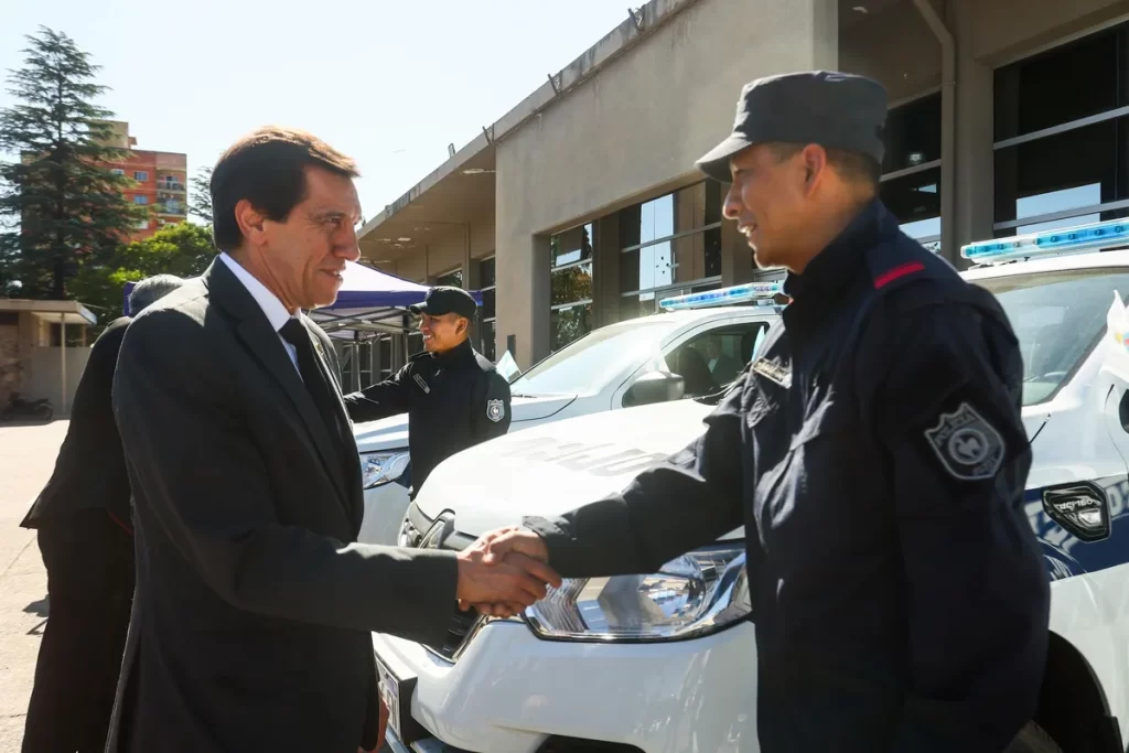 Sadir entregó nuevos vehículos a la Policía para mejorar la seguridad