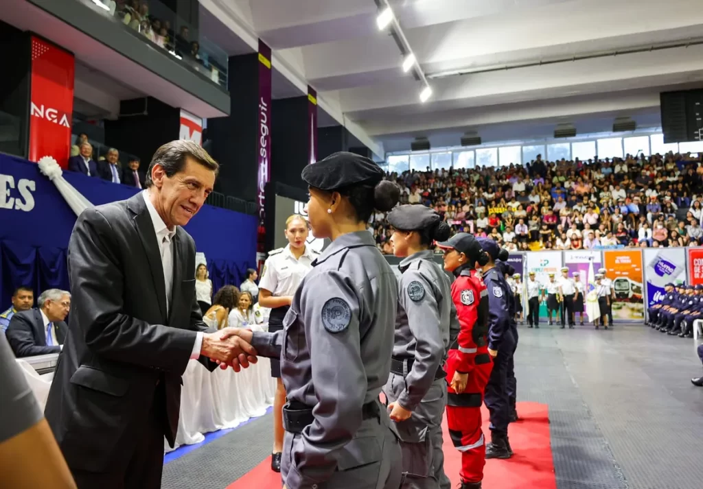 Sadir participó del acto de graduación de 485 efectivos del IUPS