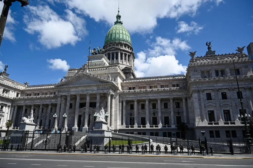 «Ley Antimafia: ¿Un paso firme contra el crimen organizado o una jugada política?»