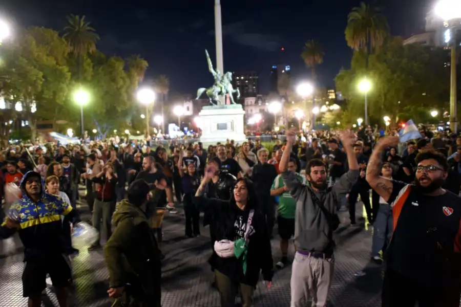 cacerolazos en casa rosada por jubilados 1983955