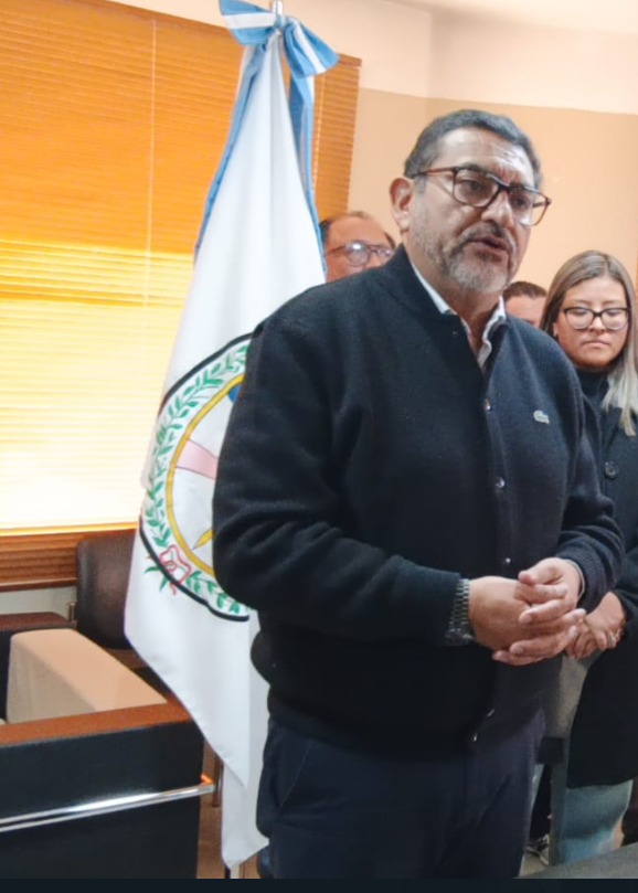 Dante Velázquez: “Respetamos absolutamente la división de poderes”
