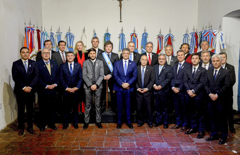 «Deuda al 29,5%: El incendio perfecto para las provincias atadas de pies y manos»