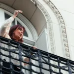 “La victoria pírrica del 1,5%: Milei festeja, pero la sociedad arde”