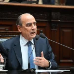 ¡Vetar o morir! El gobierno amenaza con dinamitar la ley previsional y deja en vilo a jubilados y personas con discapacidad