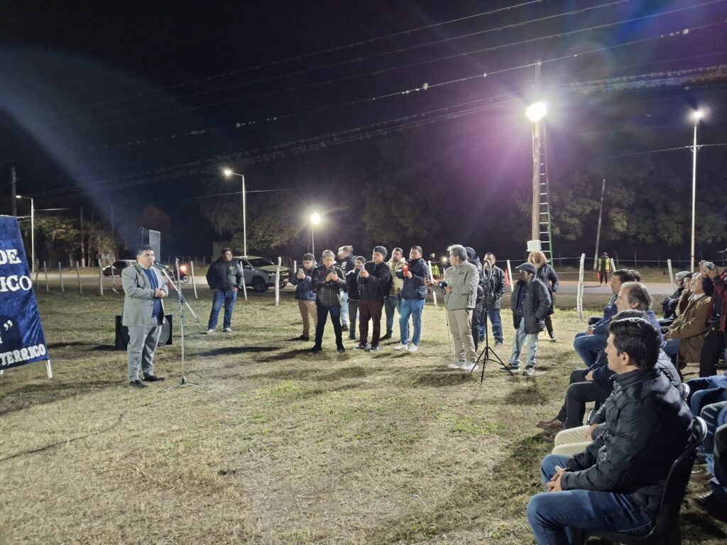 HISTÓRICO: EL INTENDENTE DE MONTERRICO SIGUE ENCENDIENDO LAS LUCES DE LA ESPERANZA Y DEJÓ INAUGURADA LA NUEVA EXTENSIÓN DE RED DE ALUMBRADO PÚBLICO EN SAN VICENTE 3 WhatsApp Image 2025 06 14 at 00.31.36 1