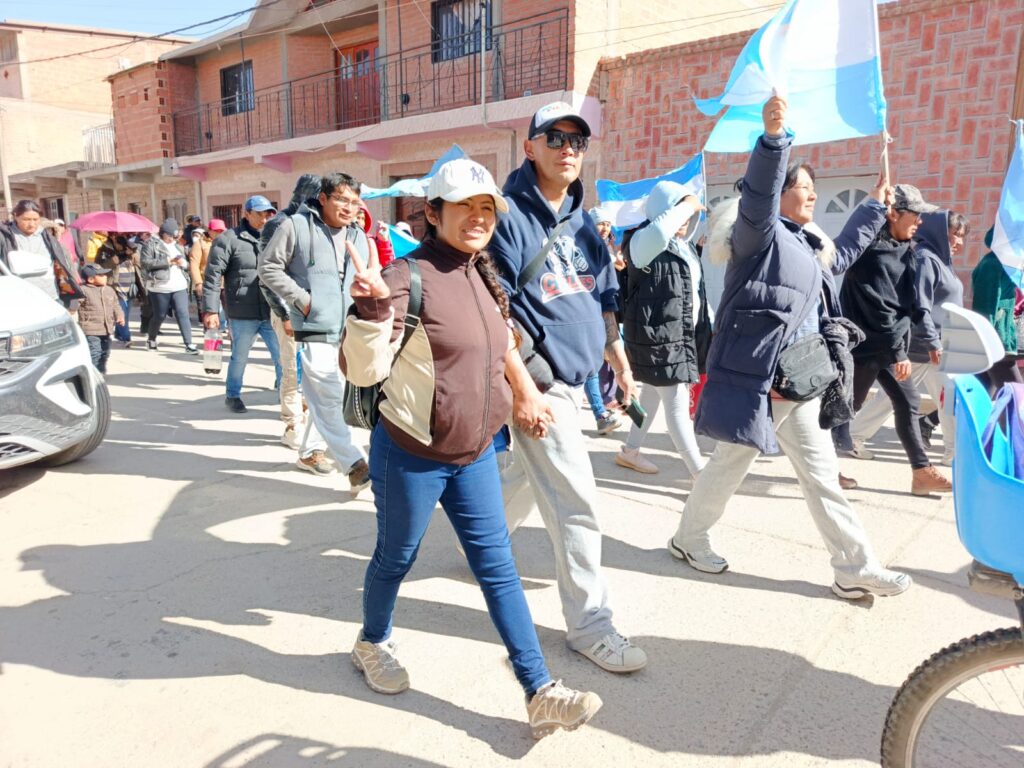Desde La Quiaca a Plaza de Mayo: “Cristina, el pueblo está contigo”La ciudad más alta del país se movilizó en defensa de CFK, en una jornada que unió a miles a lo largo y ancho de la Argentina.