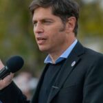 “El gesto que marca una época: Axel Kicillof y el liderazgo que abraza a Cristina en la hora más difícil”