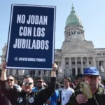 Congreso en llamas: Milei enfrenta una nueva rebelión legislativa por las jubilaciones