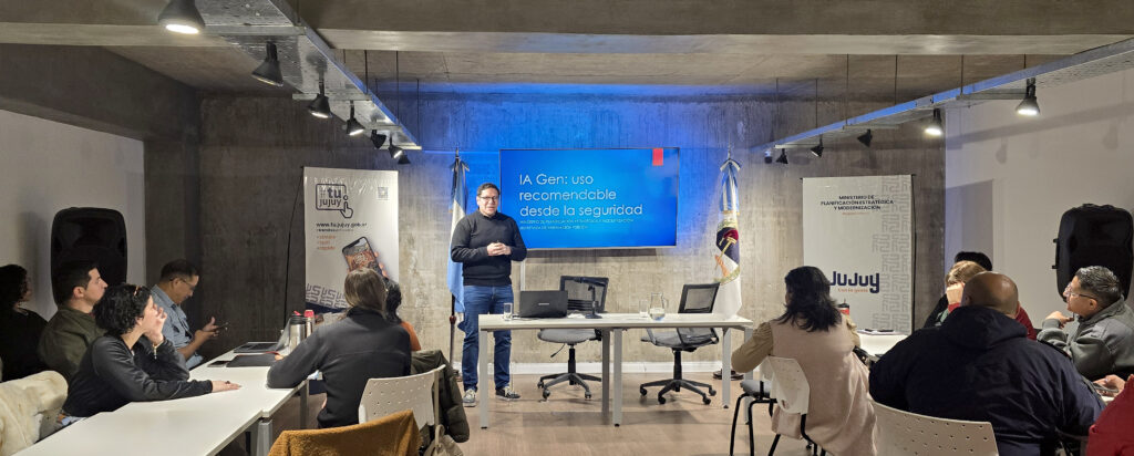 Referentes técnicos en GDE se capacitan para seguir innovando en la gestión pública provincial 2 20250707 102702 retoc