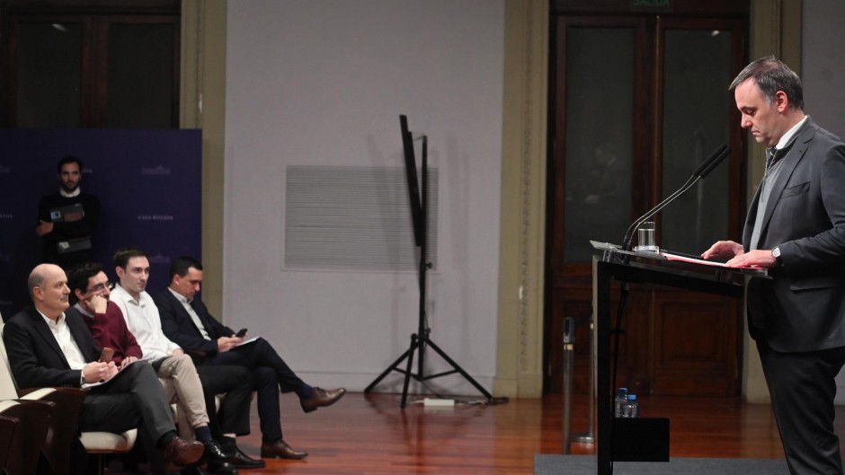 «Argentina partida al medio: entre el desguace sin rumbo y la resistencia sin futuro»