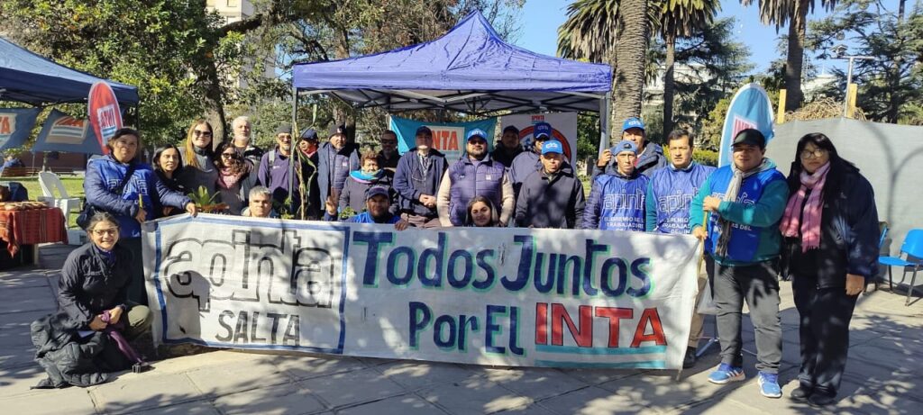 «Todos juntos por el INTA»: trabajadores del organismo se manifiestan en defensa de la soberanía productiva