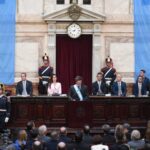 “Mientras Milei y los gobernadores hacen teatro, el dólar habla: 10% devaluación y el pueblo en manos de la nada misma”